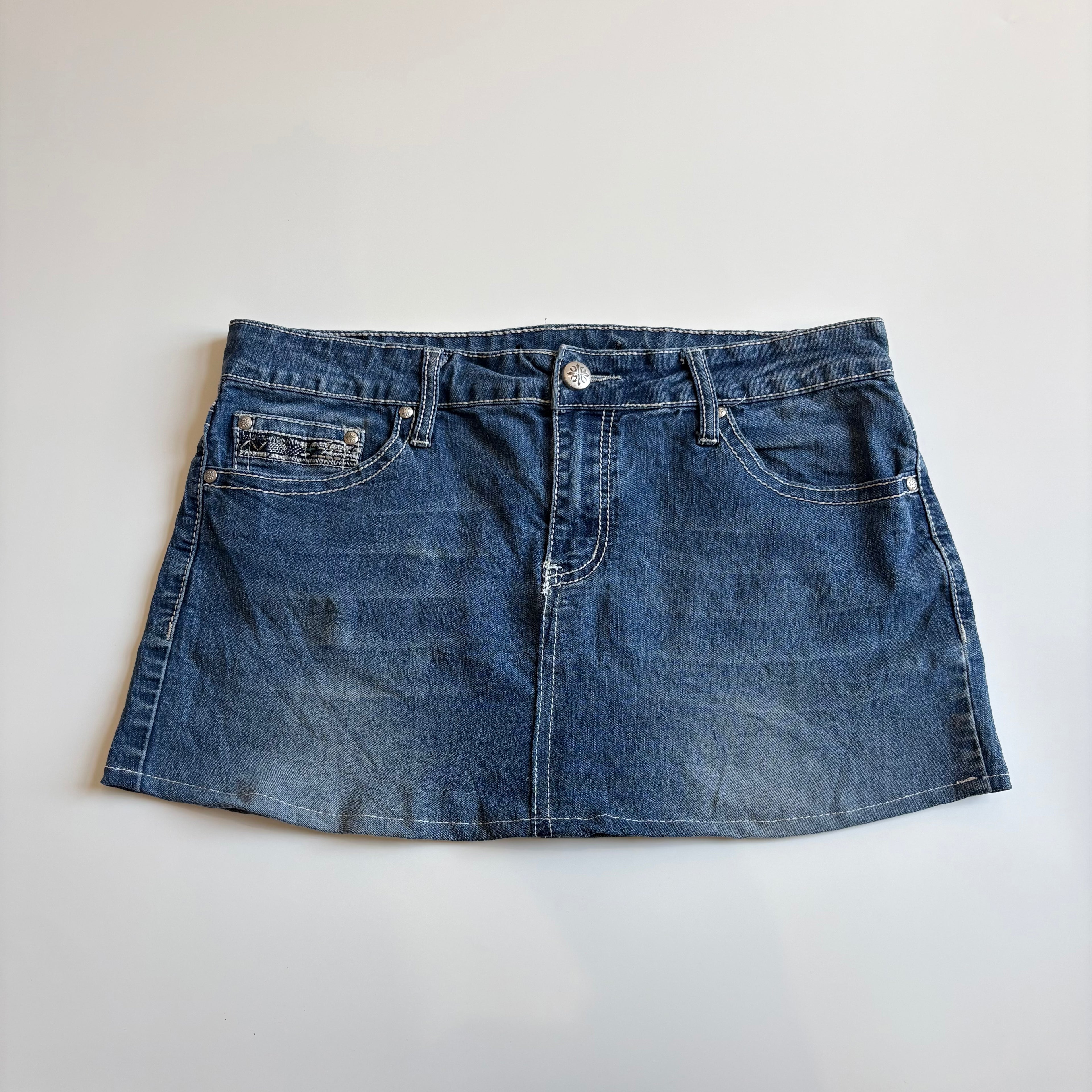 Vintage Y2K Low-Waisted Embellished Pocket Denim Mini Skirt - Size M/L