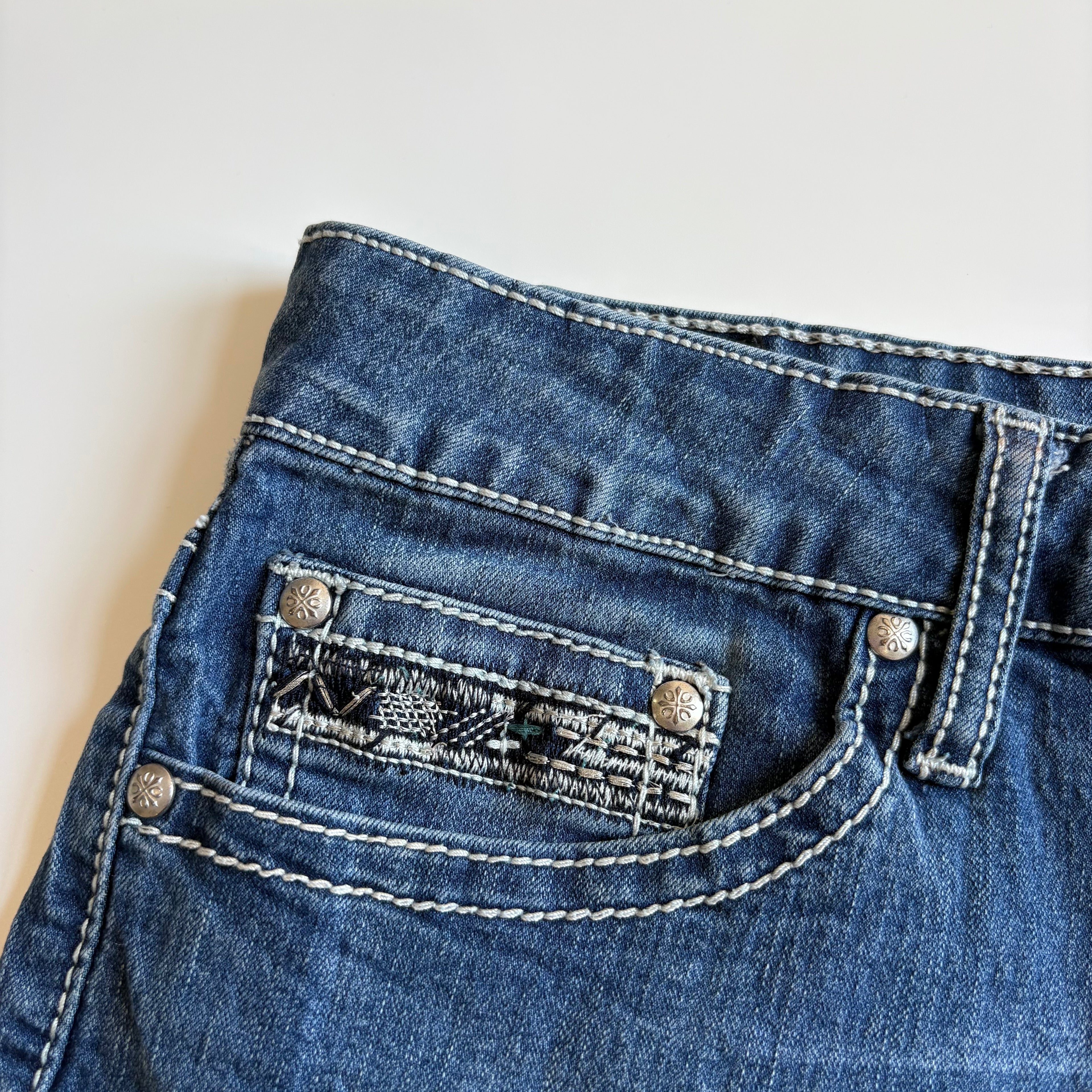 Vintage Y2K Low-Waisted Embellished Pocket Denim Mini Skirt - Size M/L