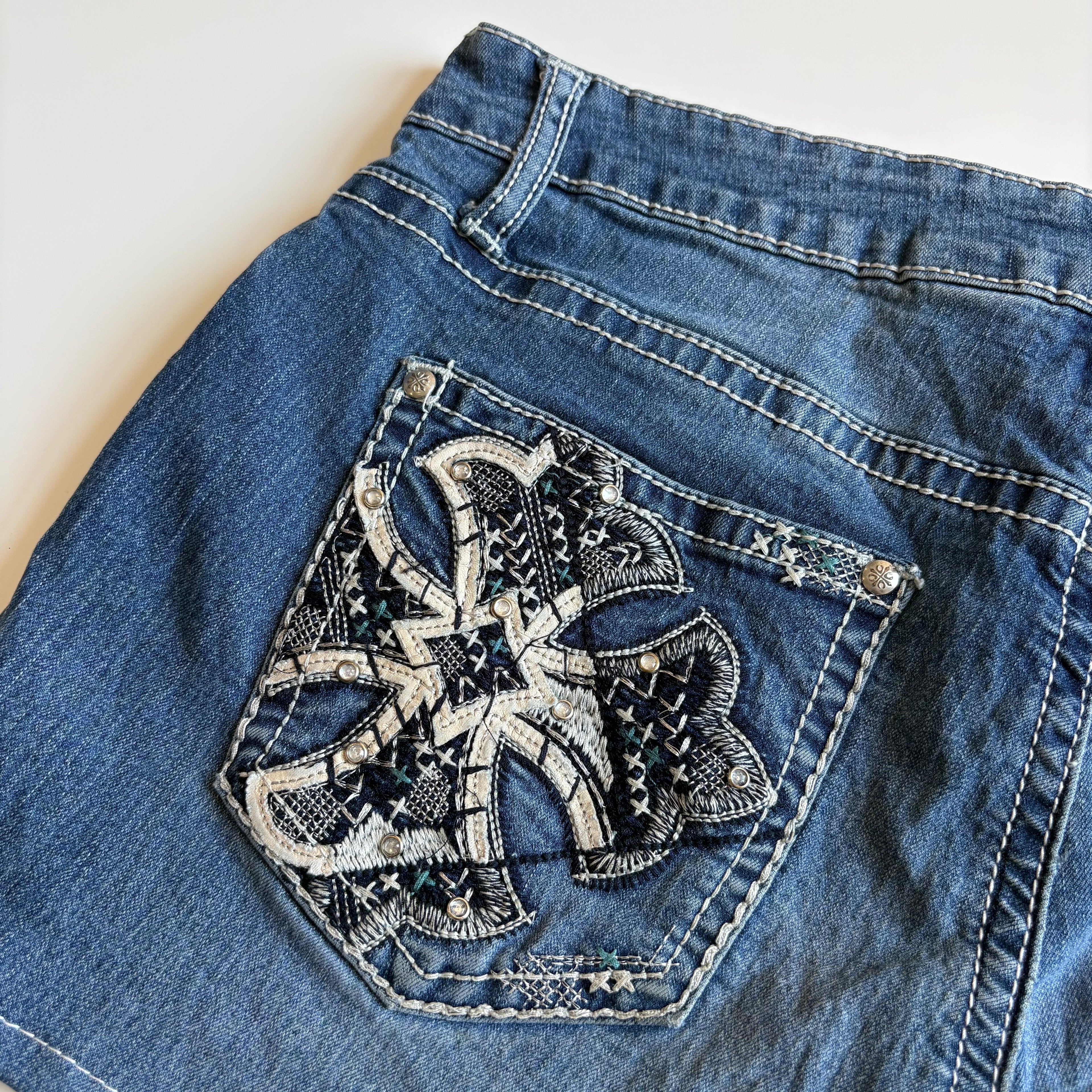 Vintage Y2K Low-Waisted Embellished Pocket Denim Mini Skirt - Size M/L