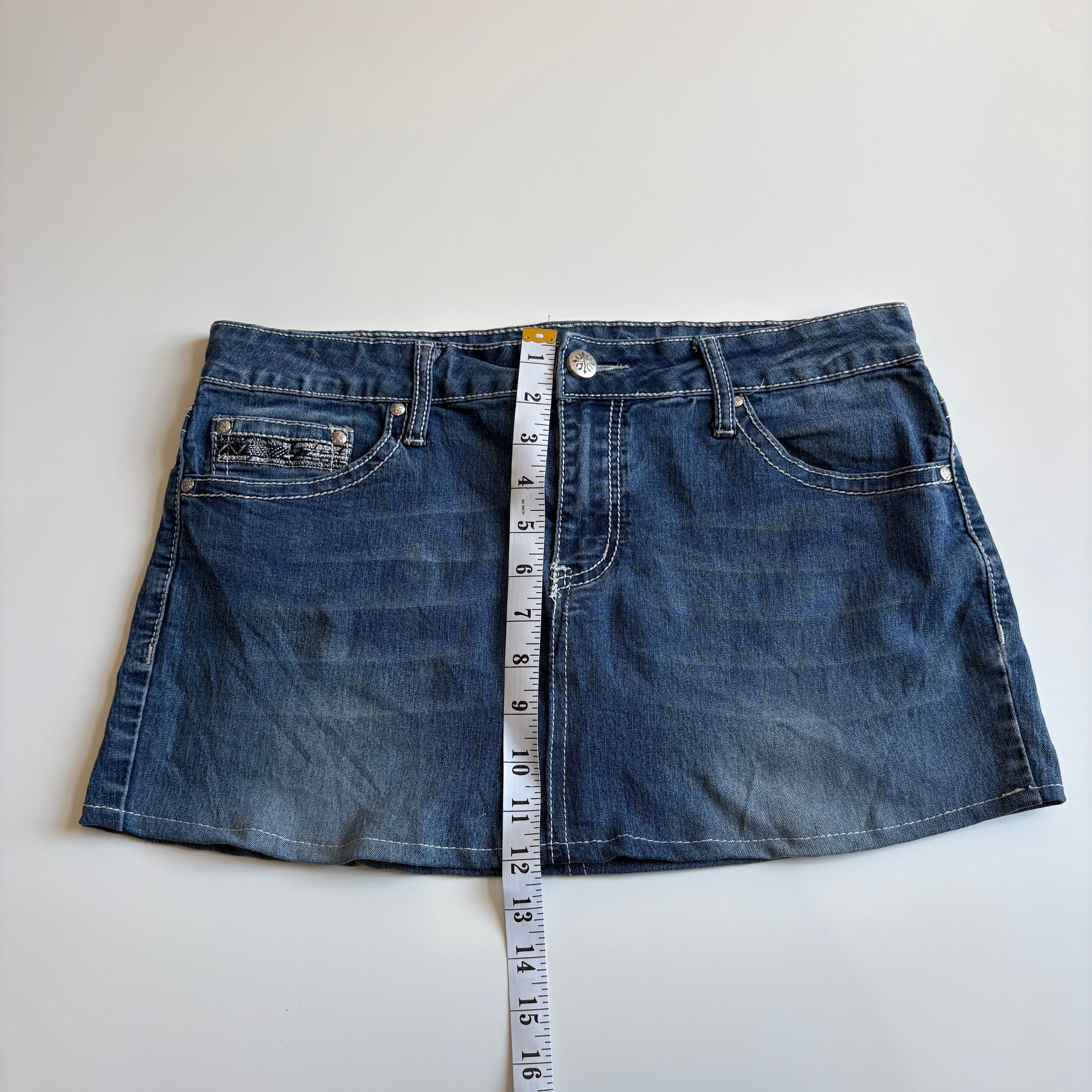 Vintage Y2K Low-Waisted Embellished Pocket Denim Mini Skirt - Size M/L