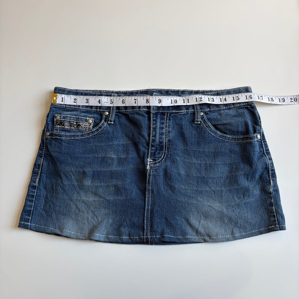 Vintage Y2K Low-Waisted Embellished Pocket Denim Mini Skirt - Size M/L