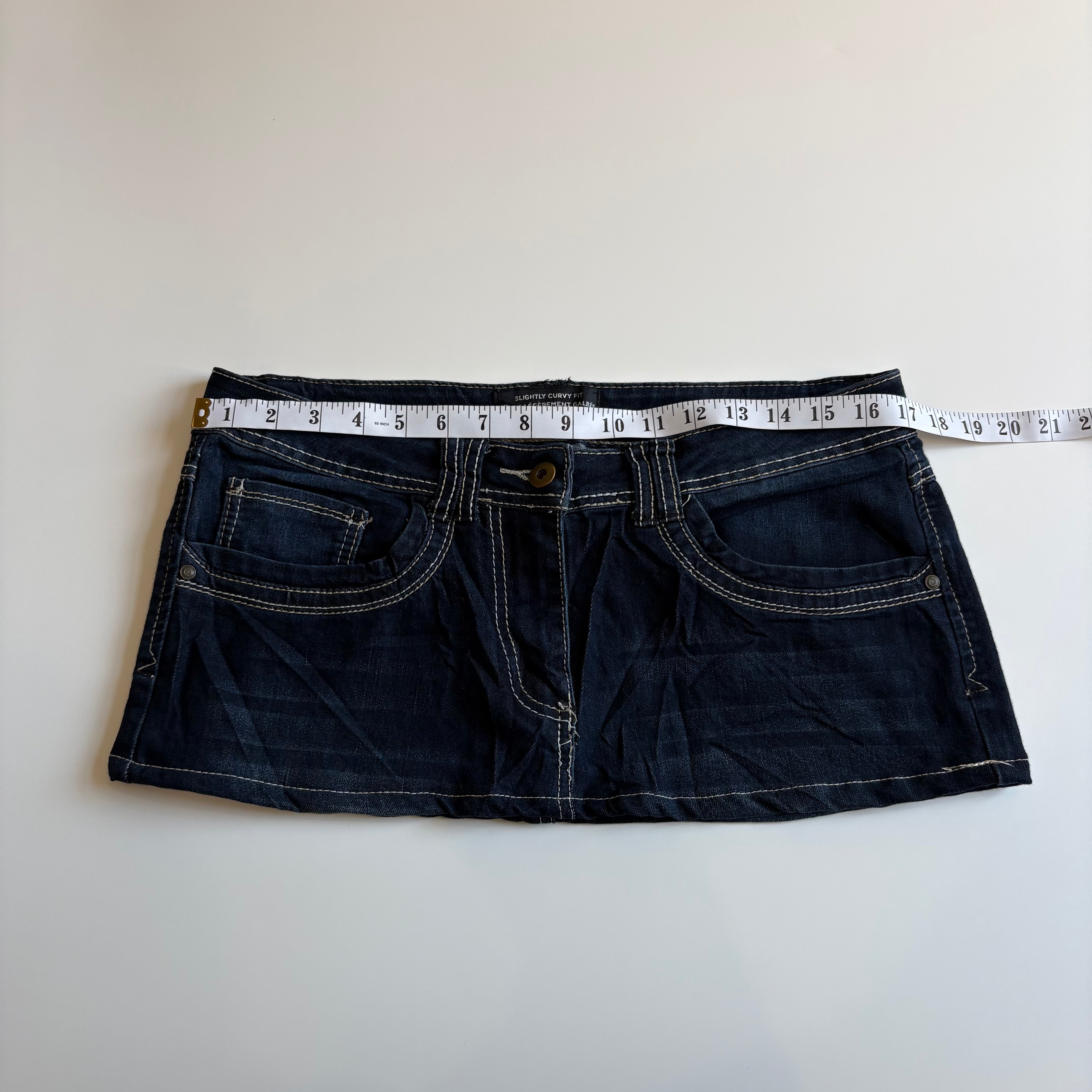 Vintage Y2K Low-Waisted Contrast Stitch Denim Mini Skirt - Size M/L