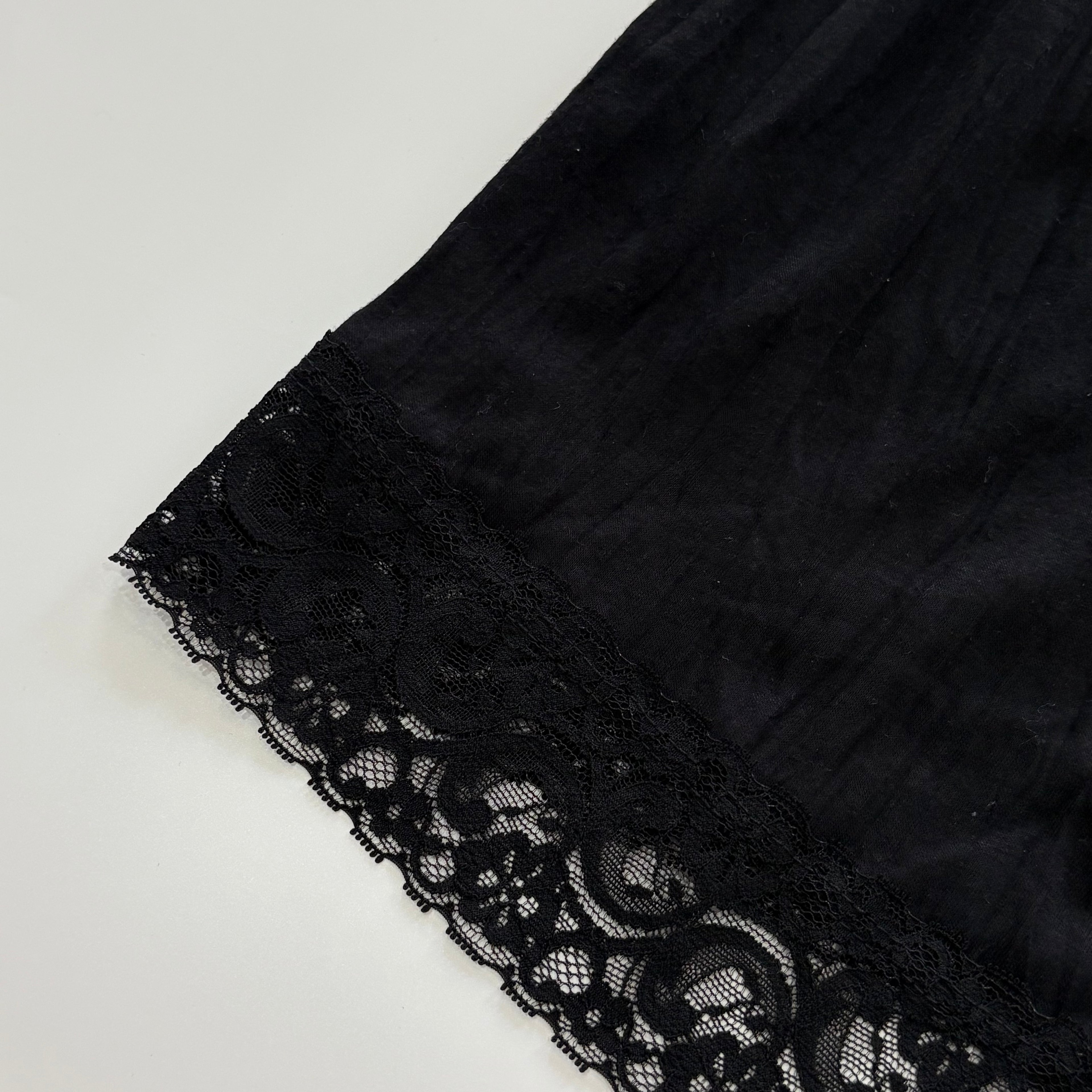 Vintage Y2K Black Lace Trim Sequin Cami - Size S